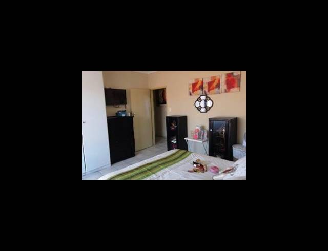 3 BEDROOM TOWNHOUSE FOR SALE IN THERESAPARK